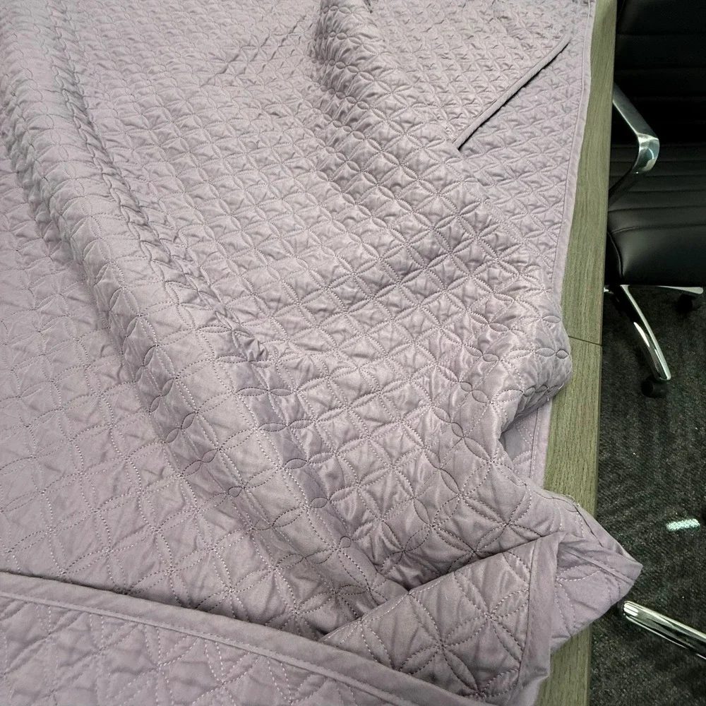 N/A quilted coverlet